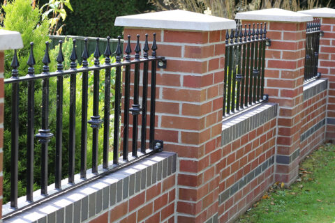 <strong>Retaining Walls & Edging</strong> Staffordshire